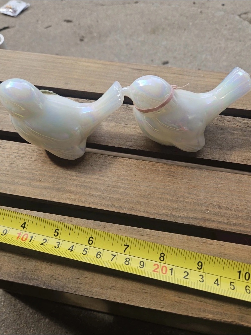 Vintage Fenton White Iridescent Glass Bird Figurines Set of 2 - read notes - Picture 4 of 9